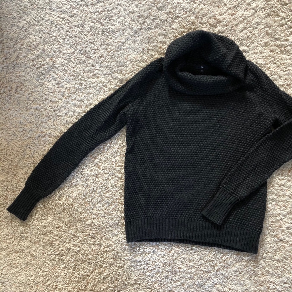 Size M Charcoal Gray Gap Turtleneck Sweater